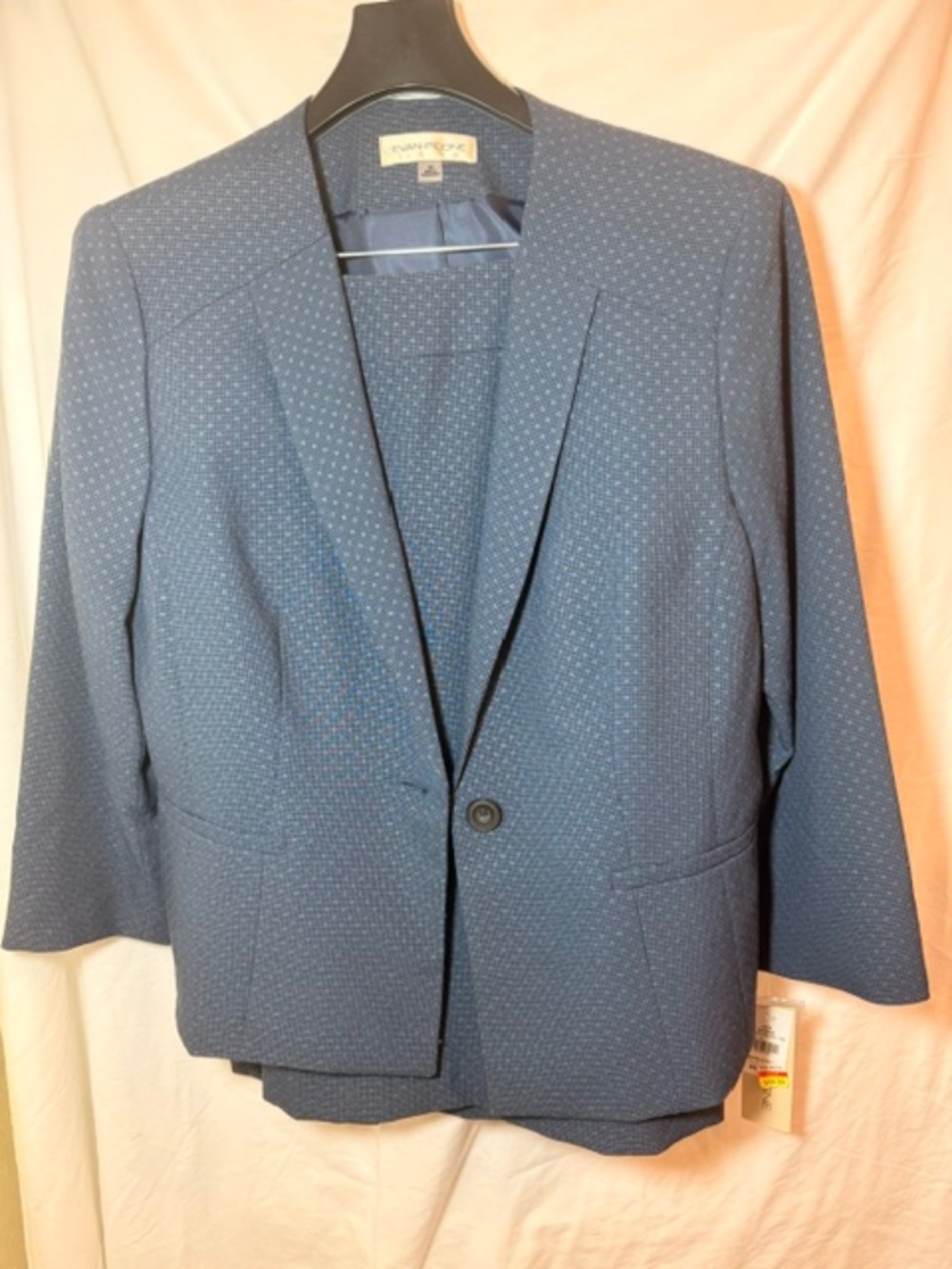 NWT Women's Evan-Picone Size 16 Suit, skirt and jacket blue & Black